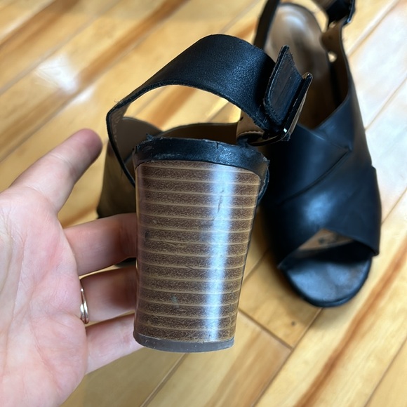 Clark’s black leather wrap shoe size 8 - Picture 4 of 10